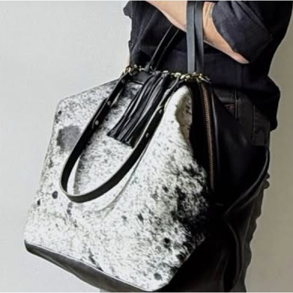 Eleven Thirty Shop Katie Weekender Travel Bag: Salt & Pepper - Picture 8 of 9